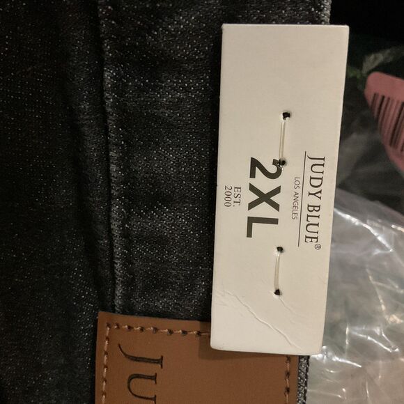 Judy Blue High-Rise Black Denim Shorts - Picture 11 of 11